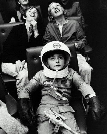 kid astronaut Space Suits, Space Suit, Character Reference, Futurism, Retro Futurism, Vintage Magazine, Kid Spaces, Old Pictures, Vintage Ads