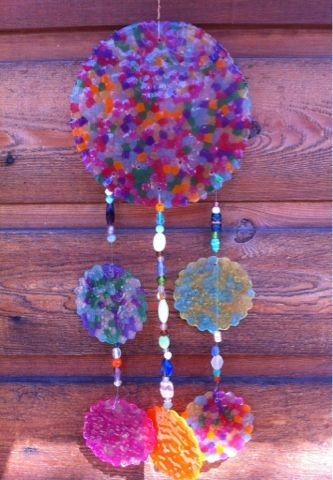 Melted Bead Suncatcher, Melted Pony Beads, Melted Bead Crafts, Bead Suncatcher, Melted Beads, Suncatcher Diy, Pony Bead Projects, Diy Suncatchers, Pony Bead Crafts