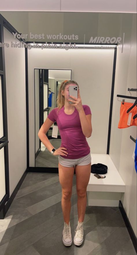 Lululemon Speed Up Shorts Outfit, Lululemon Outfit Shorts, Lululemon Shorts Outfit, Cute Lululemon Outfits, Lulu Outfits, Cute Outfits With Leggings, Lululemon Outfits, Tennis Fashion, Shorts Outfit