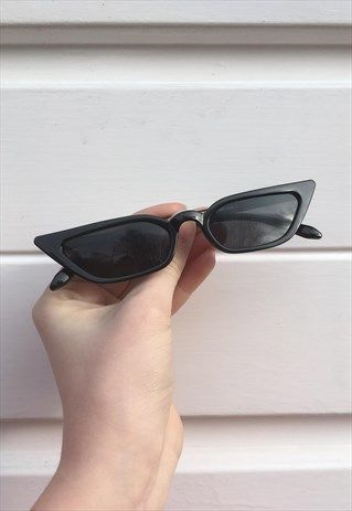 Pointy Sunglasses, Black 90s Sunglasses, 90s Black Sunglasses, Black Vintage Sunglasses, Fashion Athletic Shoes, Vintage Black Beach Sunglasses, 1980s Sunglasses, 80s Sunglasses, 80s Women