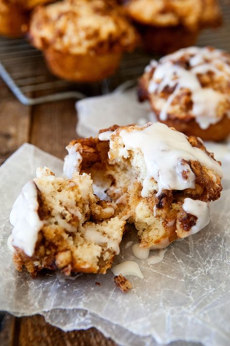 Cinnamon Roll Muffins, Quick Dessert, Quick Desserts, Breakfast Recipe, Food Cakes, Breakfast Recipes Easy, Cinnamon Roll, Muffin Recipes, Easy Breakfast