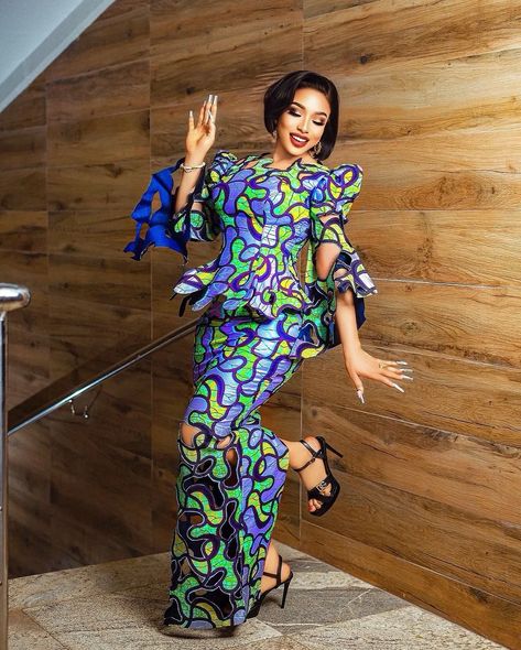 Beautiful, high-class Ankara style that will wow you Ankara 2 Piece Set, Peplum Blouse And Skirt, Ankara 2 Piece, Blouse Ankara Styles, Skirt And Blouse Ankara, Ankara Blouse, Ankara Styles For Women, Ankara Outfits, African Blouses