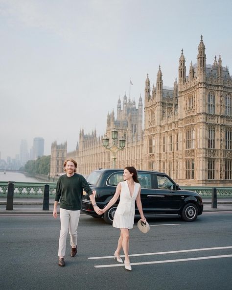 London calling ✨ ⠀⠀⠀⠀⠀⠀⠀⠀⠀ It’s been a beautiful blur of a fall season, full of trains, planes and lots of film 🎞️ ⠀⠀⠀⠀⠀⠀⠀⠀⠀ @richardphotolab @_eleganteweddingsandevents @_sleonard_ #londonphotography #londonsession #londoneye #londonengagement #londonphotographer #contax645 #kodakportra400 #ukengagementphotographer London Elopement, London Couple, Dancing In The Street, London Street Photography, Contax 645, London Photographer, Christmas Challenge, Twelve Days Of Christmas, Portra 400