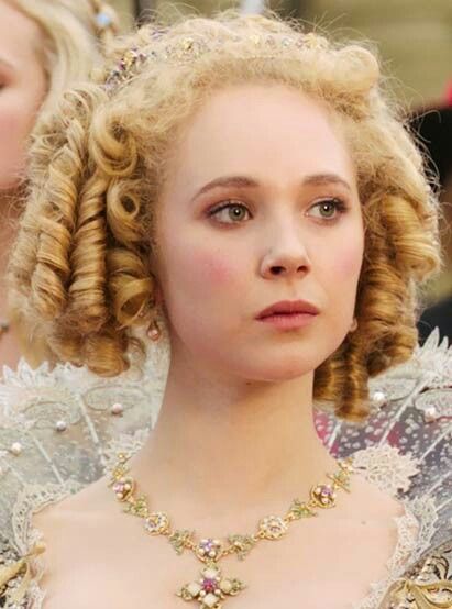 Rococo Hairstyles, The Three Musketeers 2011, Anne Of Austria, Ringlet Curls, Historical Hairstyles, Juno Temple, Three Musketeers, The Three Musketeers, Mary Elizabeth