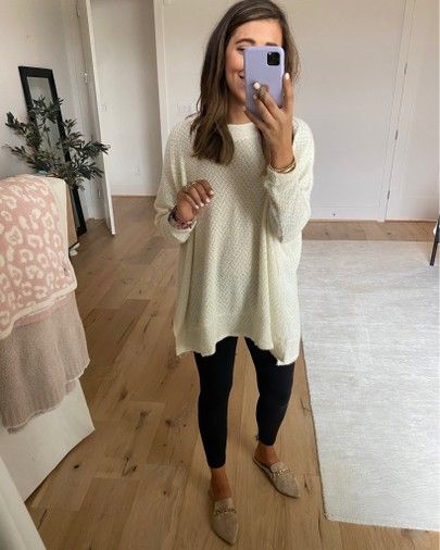 Southern Momma Outfits, Early 20s Women Fashion, Teacher Outfits Neutral, Simple Outfits For Teachers, Sahm Fall Outfits, Everyday Teacher Outfits, Cute Casual Church Outfits, Comfy Teacher Outfits Winter, Casual Church Outfits Winter