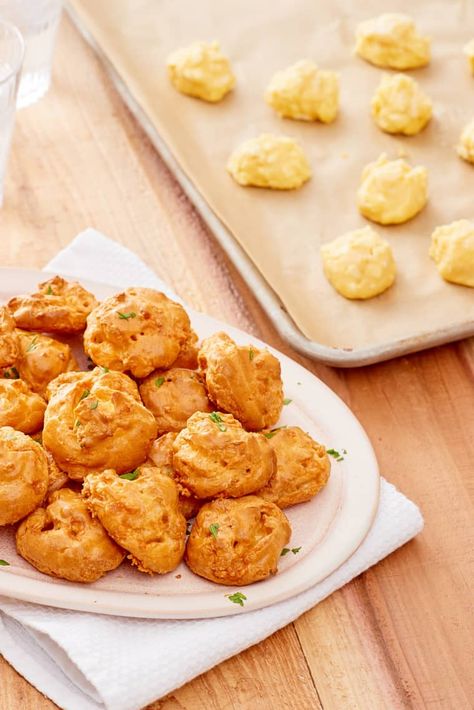 Gougeres Recipe, Thanksgiving Appetizers Easy, Fancy Appetizers, French Cheese, Cheese Puffs, Thanksgiving Appetizers, Family Cooking, Baking And Pastry, Winter Food