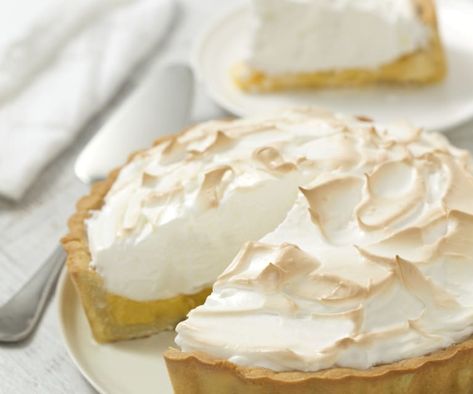 A world of Thermomix® recipes - Cookidoo® brings you delicious food all over the world. With thousands of recipes and ideas, you'll find mouth-watering inspiration every time you log in. Delicious Lemon Desserts, Easy Meringues, Lemon Meringue Cheesecake, Lemon Treats, Retro Desserts, Meringue Desserts, Meringue Pie Recipes, Lemon Dessert Recipes, Creative Recipes