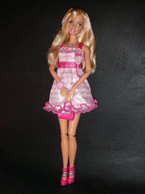 Pink Barbie Doll, 2009 Barbie, 2000s Barbie, Barbie Land, Y2k Barbie, Baby Aesthetic, Ken Dolls, Barbie Outfits, Male Doll