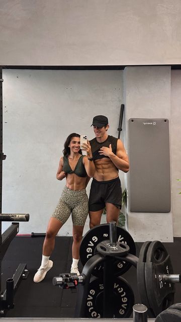 Fit Couple Goals, Workout Couple, Stef Fit, Stef Williams, Hotel Workout, Couple Summer, Gym Couple, People Working Together, Love Hate Relationship