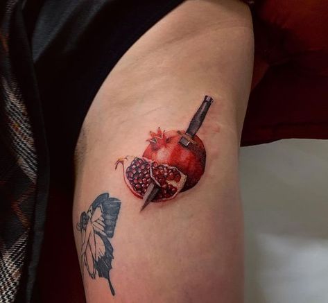 Lucy C Tattoos on Instagram: "Omg y’all! ♥️ Pomegranate flash in COLOUR! ♥️ Wow thanks so much Juliette, this was a bloody delight to tattoo for you 🥰 more colour pls everyone!! . . . . . . . . . . . #blackworktattoo #finelinetattoo #dotworktattoo #dotwork #australiantattoo #australiantattooartist #fruittattoos #stippletattoo #colorfruit #realistictattoo #contemporarytattoo #qttr #pomegranate #pomegranates #pomegranatetattoo #tttism #melograno #melbournetattoo #fruittattoo #ladytattooer #black Skull And Pomegranate Tattoo, Persephone Tattoo Pomegranates, Armenian Tattoos For Women, Pomegranate Tattoo Color, Pomegranate Tattoo Persephone, Red Pomegranate Tattoo, Pomegranate Tattoo Black And White, Small Pomegranate Tattoo, Sangria Tattoo