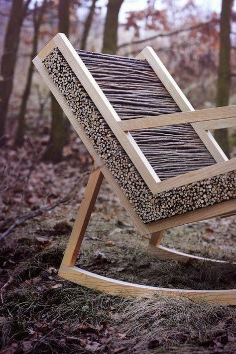 Natural Wood Furniture, Diy Cushions, Outdoor Diy, Scandinavian Inspired, Diy Pallet, Furniture Outdoor, Furniture Inspiration, Projects Diy, A Chair