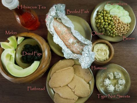 Ancient Egypt Food, Desert Elves, Roman Feast, Biblical Eating, Ancient Egyptian Food, Ancient Greek Food, Egyptian Dishes, Egyptian Foods, Ancient Roman Food