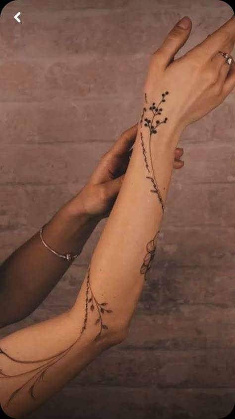 Arm Tattoo For Women, Tattoo Ideas Cute, Tattoo Patchwork, Tattoo Leggings, Patchwork Tattoo Ideas, Around Arm Tattoo, Tattoo Design Tattoo, Wrap Tattoo, Patchwork Tattoo