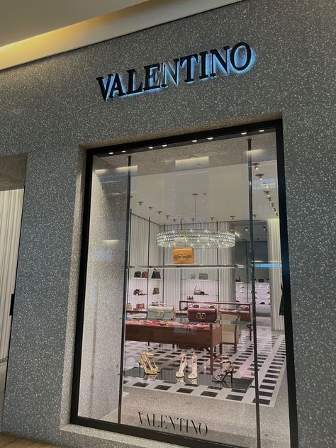 #valentino #aesthetic #richlifestyle #luxurylifestyle #luxury #luxuryaesthetic #dreamlife Valentino Store Aesthetic, Luxury Brand Ambassador Aesthetic, Valentino Aesthetic Wallpaper, Brand Ambassador Aesthetic, Valentino Aesthetic, Valentino Store, Diamond Background, Rich Lifestyle, High Maintenance