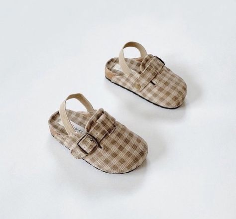 Baby Birkenstocks, Baby Wishlist, Neutral Shoes, Baby E, Baby Fits, Sanya, Organic Baby Clothes, Baby Boy Fashion