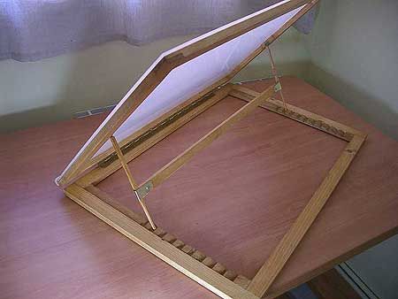 homemade portable drawing board desk - Pesquisa Google | Wood ... Artist Table Ideas, Diy Drawing Table, Diy Portable Art Station, Light Box Drafting Table, Drawing Easel Diy, Portable Drafting Table, Portable Drawing Board, Artist Drawing Table, Sewing Table Diy