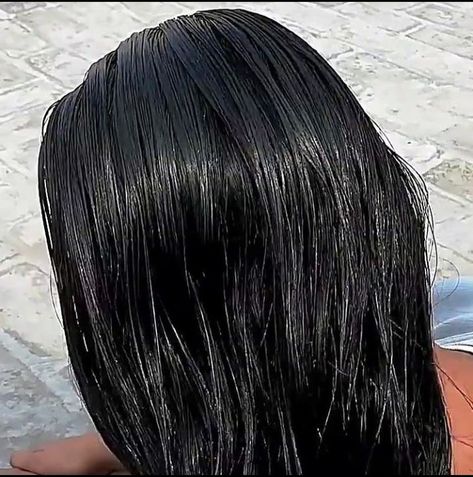 Wet Straight Hair, Type 1b Hair, 1b Hair, Slick Hair, Open Hair, Sleek Hair, Open Hairstyles, Oil Hair, Slick Hairstyles