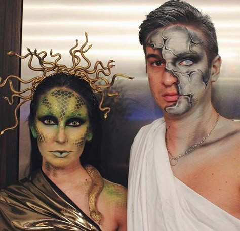 Scary Couples Halloween Costumes, Halloween Costume Couple, Couples Costumes Creative, Halloweenský Makeup, Unique Couple Halloween Costumes, Medusa Costume, Diy Couples Costumes, Best Couples Costumes, Halloween Parejas