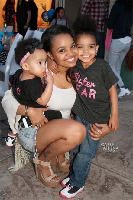 Kayla Pratt with her two beautiful baby girls!!! Kayla Pratt, Celebrity Mom Style, Kyla Pratt, Meagan Good, Mothers And Daughters, Mommy Goals, Celebrity Families, Mommy Daughter, Celebrity Moms