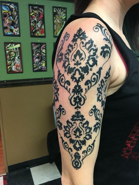 Omfg want! Gothic Half Sleeve Tattoos For Women, Gothic Half Sleeve Tattoo, Gothic Arm Sleeve Tattoo, Gothic Inner Arm Tattoo, Forearm Tattoo Women Goth, Damask Tattoo, Traditional Tattoo Artwork, Left Arm Tattoos, Damask Rose