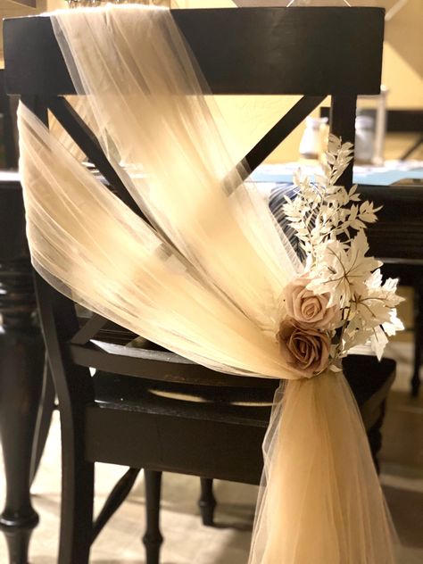 Transform your wedding venue with our stunning chair decor complete with tulle white sash add elegance to your wedding. With our beautiful chair decor, you'll add the perfect touch of elegance to your big day. Each of our products is handmade, using only the highest quality materials, with careful attention to detail. We have a selection of flower colors to match your wedding color that will complement any wedding theme. Our chair decor is easy to install and will instantly enhance the ambiance Wedding Chair Sashes Ideas, Church Aisle Decorations Wedding, Simple Ceremony Decor, Wedding Decor Aisle, Wedding Chapel Decorations, Chair Decor Wedding, Church Wedding Decorations Aisle, Tulle Pew Bows, Church Aisle Decorations