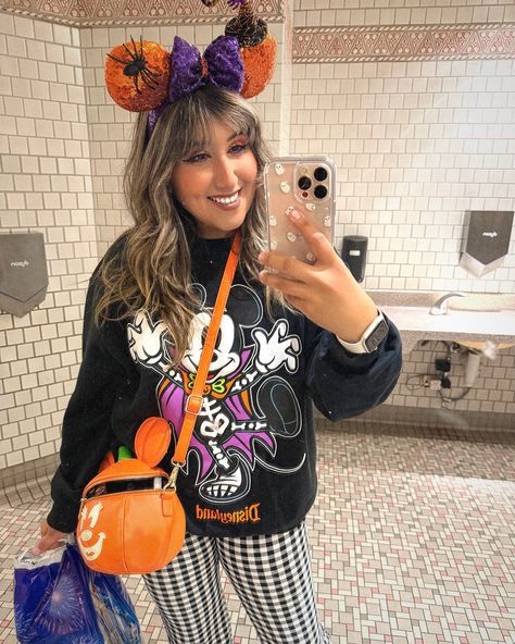 nothing beats Disneyland during Halloween ; 🎃 #disneyland #disney #dca #halloween #ootd Disneyland, Ootd, Halloween, Disney, Quick Saves