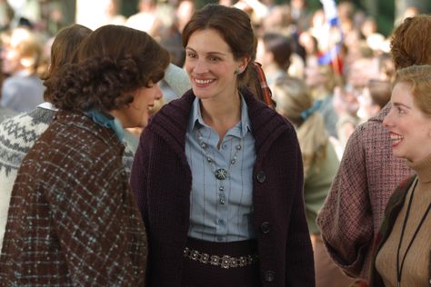 Mona Lisa Smile Movie Outfits, Julia Roberts Mona Lisa Smile, Mona Lisa Smile Movie, Smile Movie, Lisa Smile, Mona Lisa Smile, Julia Stiles, 1950’s Fashion, Maggie Gyllenhaal