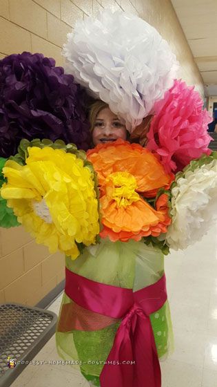 Bouquet Of Flowers Costume, Flower Bouquet Costume Diy, Homemade Flower Costume, Halloween Flower Costume, Flower Carnival Costume, Flower Pot Costume, Flower Costume, Homemade Costume, Diy Halloween Costume