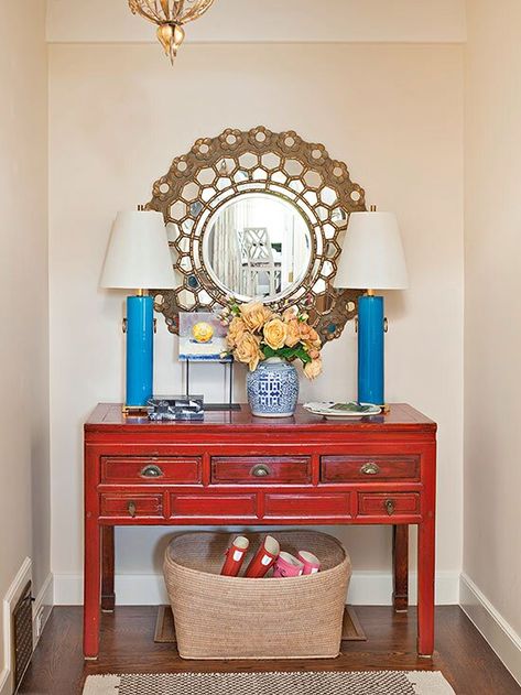 red table Corner Hallway, Red Console Table, Easy Swaps, Apartment Storage, Console Table Design, Built In Cupboards, Small Living Room Decor, Red Table, Small Homes