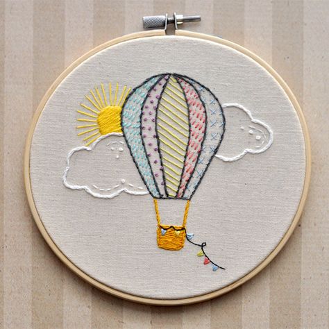 Hot Air Balloon Embroidery, Air Balloon Embroidery, Embroidery Hoop Art Tutorial, Balloon Embroidery, Hoop Art Wall, Embroidery Hoop Art Diy, Embroidery Stitches Beginner, Embroidery Hoop Wall, Embroidery Hoop Wall Art