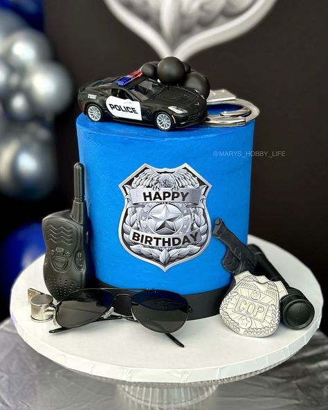 👮‍♀️🚔 🚨DIY Police Theme Birthday Party! 🥳 Ok, I finally got around to post some pictures of Yusuf’s 8th birthday party. I had to work on it all night to pull it off and it was totally worth it seeing his excitement when he woke up and saw everything that morning. This time zak and I were too busy and didn’t get to dress up for the kids but the family came through and a few of his aunt and uncles showed up dressed as robbers for us 💙🤍 I hope this post can inspire you on your next project! Th... Police Car Cakes For Boys, Police Man Cake, Police Theme Birthday, Police Themed Birthday Party, Police Cake, Police Party, Police Man, Man Cake, Theme Birthday Party