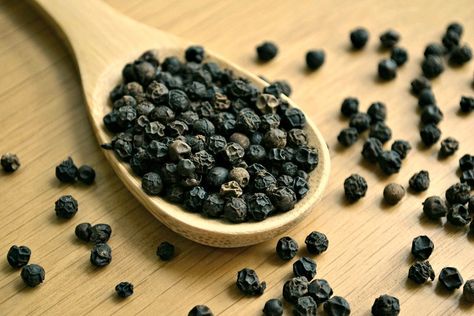 is black peppercorn the same as black pepper #spices #blackpepper #peppercorn #blackpeppercorn #pepperhub #blackpepperplants #blackpepperfarming #blackpeppercorn #blackpepperplant #blackpepperproduction #blackpepperfacts #blackpepperplants #ayurveda #ayurvedalifestyle #ayurvedic #healthylifestyle #healthyfood #healthyeating #indianculture Black Pepper Plant, Crockpot Stuffed Peppers, Pepper Plant, Stuffed Peppers Healthy, Pepper Plants, Pepper Seeds, Chicken Stuffed Peppers, Hot Spicy, Peppers Recipes