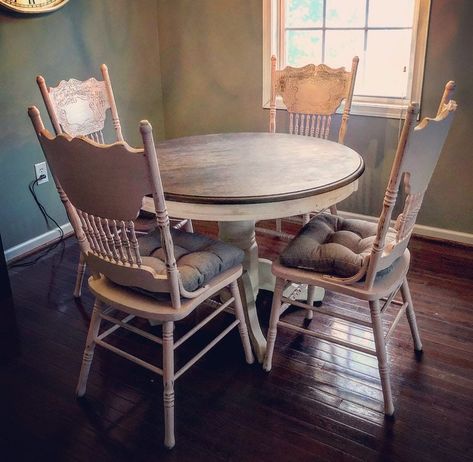 Kitchen Chairs Farmhouse, Refinished Chairs, Painted Wood Chairs, Pink Farmhouse, Pink Dining Chairs, Pink Dining Rooms, Pink Chairs, Distressed Table, Rustic Dining Chairs