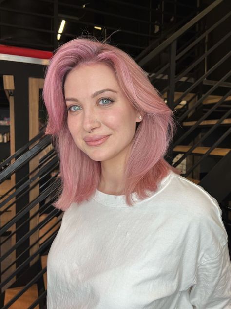 Colored Hair For Pale Skin, Pink Hair Pale Skin, Pale Person, Pale Pink Hair, Hair Pale Skin, Pink Skin, Pastel Hair, Hair Color Balayage, Pale Skin