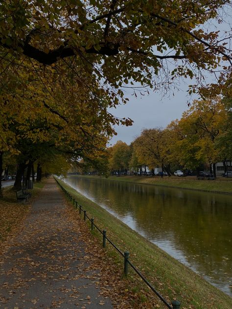 Munich Germany Aesthetic, Munich Aesthetic, Exam Week, Red Season, Look At The Stars, Autumn Cozy, Autumn Aesthetic, Hello Autumn, Munich