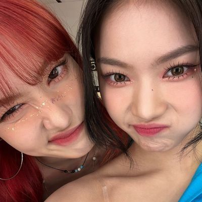 newjeans pics on Twitter: "#Haerin & #Hanni for Super ELLE Korea https://t.co/ckEOXuG9Vz" / Twitter Stayc Kpop, Chaeyoung Icons, Lee Chaeyoung, Stayc Yoon, Elle Korea, It's Going Down, Korean Music, Kpop Aesthetic, Girl Icons