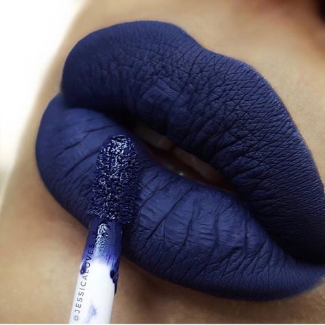 68.2k Likes, 469 Comments - Kat Von D Beauty (@katvondbeauty) on Instagram: “Old skool favorite: Everlasting Liquid Lipstick in Echo Blue : @jessicaloves_x…” Navy Blue Lipstick, Dark Blue Lipstick, Lip Kisses, Blue Baubles, Winter Ball, Metallic Lipstick, Blue Lipstick, Metallic Lips, Blue Lips