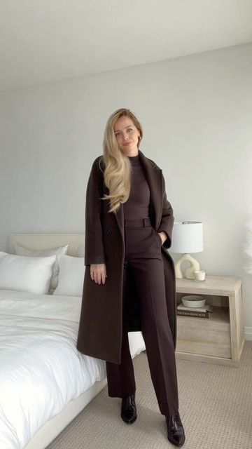 Alex Gaboury on Instagram: "Monochrome moment today.🤎 Full outfit @aritzia #falloutfit #fallfashion #fallstyle #styleinspo #style #fashioninspo" Monochrome Work Outfit, Aritzia Fall Outfits, Aritzia Work Outfit, Winter Monochrome Outfit, Monochrome Brown Outfit, Aritzia Effortless Pant Outfit, Effortless Pants Aritzia Outfit, Aritzia Outfit Fall, Gray Monochromatic Outfit