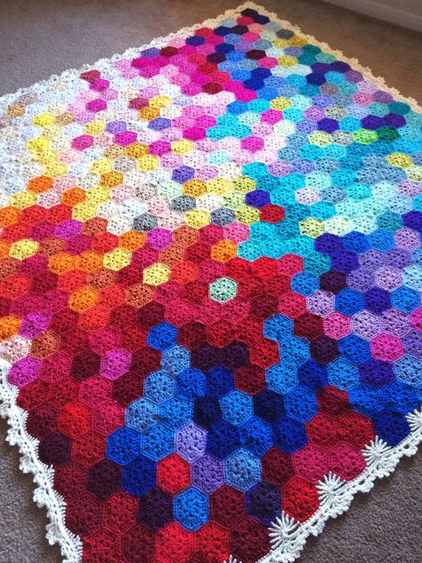 Mood Blanket, Temperature Blanket, Daily Mood, Geometric Lace, Flower Blanket, Crochet Hexagon, Rainbow Crochet, I Love This Yarn, Manta Crochet