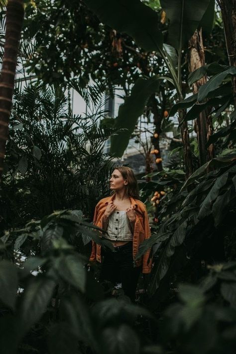 Botanical Garden Photo Shoot, Forest Fashion, Jungle Photography, Nature Photoshoot, Portrait Photography Women, Creative Portrait Photography, Portrait Photoshoot, Outdoor Portraits, Garden Photography