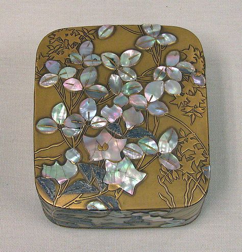 Japanese Ornaments, Japanese Inro, Japanese Lacquer, Shell Mirror, Meiji Period, Pearl Inlay, Japanese Antiques, Japan Art, Japanese Prints