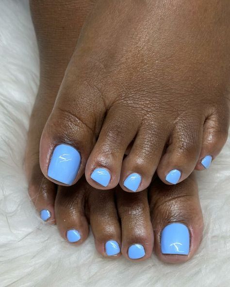 Blue Wedding Toenails, Blue Summer Pedicure, Baby Blue Toe Nails Ideas, Short Gel Nail Designs Summer Simple, Sky Blue Toe Nails, Baby Blue Toe Nails Design, Light Blue Toenails, Light Blue Pedicure Toes, Blue Pedicure Ideas Toenails