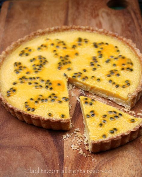 Passion Fruit Tart, Passionfruit Recipes, Fruit Tart Recipe, Dessert Aux Fruits, Pastry Tart, Tart Recipe, Sweet Pie, Fruit Tart, Köstliche Desserts