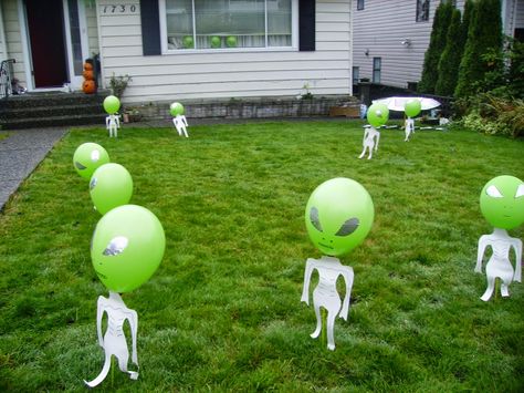 DONNIE LOCHRIE'S News and Culture Blog Alien Birthday Party, Alien Birthday, Halloween Yard Displays, Space Party Decorations, Space Crafts For Kids, Alien Party, Alien Halloween, Astronaut Party, Space Theme Party