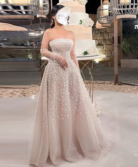 Short Sleeve Evening Dress, Classy Reception Dresses, Engagment Dress 2024, Yule Ball Gowns, Fancy Ball Gowns, Dresses For Occasions, Arabian Wedding, Elevated Fashion, Soiree Dresses