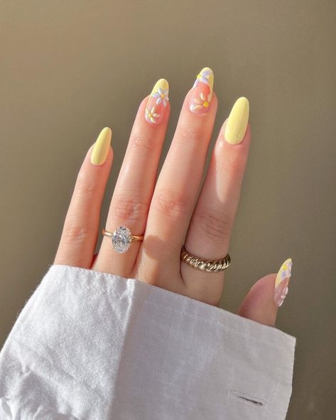 30 Cute Spring Wedding Nails: The Perfect Touch for Your Day Almond Acrylic Nails Designs, Engagement Nails, Yellow Nail Art, Yellow Nails Design, Cute Spring Nails, Almond Acrylic Nails, Simple Nail Art Designs, Colorful Nail Designs, Yellow Nails