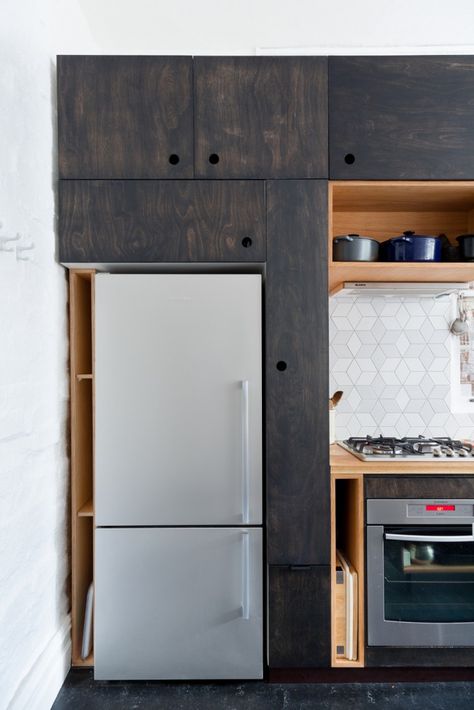 Bell-Street-Kitchen-by-Hearth-Studio-6 Belgium Farmhouse, Ply Kitchen, 1970s Kitchen Remodel, Plywood Kitchen, Plywood Interior, Plywood Cabinets, Kitchen Details, Studio Kitchen, Compact Kitchen