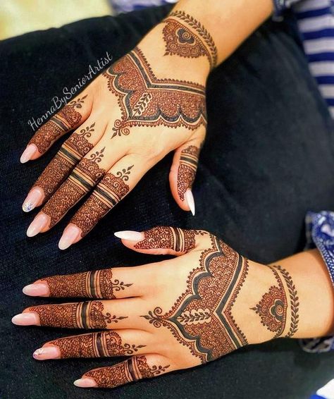 40+ Desigend Mehndi in Urdu Culture of centrl asia India Pakistan Turkish Africa Arab Countries Wedding Eid Speical #mehndi #henna #wedding #hennaart #hennaartist #mehndidesigns #hennatattoo #mehendi #mehndidesign #hennadesign #mehndiartist #hennadesigns #mehndiart #bride #bridalhenna #hennainspire #art #hennalove #indianwedding #bridalmehndi #bridal #mehandi #love #hennawedding #pakistaniwedding #hennainspo #mehndilove #whitehenna #mehndibride #hennainspiration #fashion #wedding #aesthetic Simple Mehndi Designs Back, Simple Mehndi Designs Back Hand, Back Hand Design, Mehndi Designs Back Hand, Mehndi Designs Back, Front Mehndi, Kashee's Mehndi Designs, Arab Countries, Front Mehndi Design