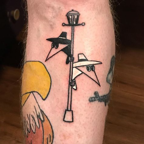 Dreamcore Tattoo, Unconventional Tattoos, Spy Vs Spy Tattoo, Cierra Core, Spy Tattoo, Nerd Tattoo Ideas, Mad Tattoo, Spy Vs Spy, Nerd Tattoo