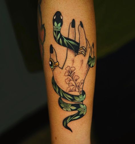 Tattoos Of Hands For Women, Skin Artwork, Tattoo Cobra, Cute Halloween Tattoos, Karma Tattoo, Green Tattoos, Flash Ideas, Favorite Tattoos, Witch Tattoo